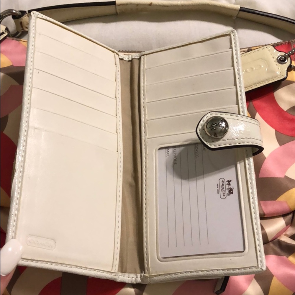 New Coach purse with wallet and longer strap - Picture 6 of 8